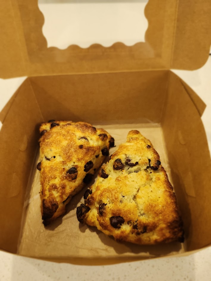 Raisin scones